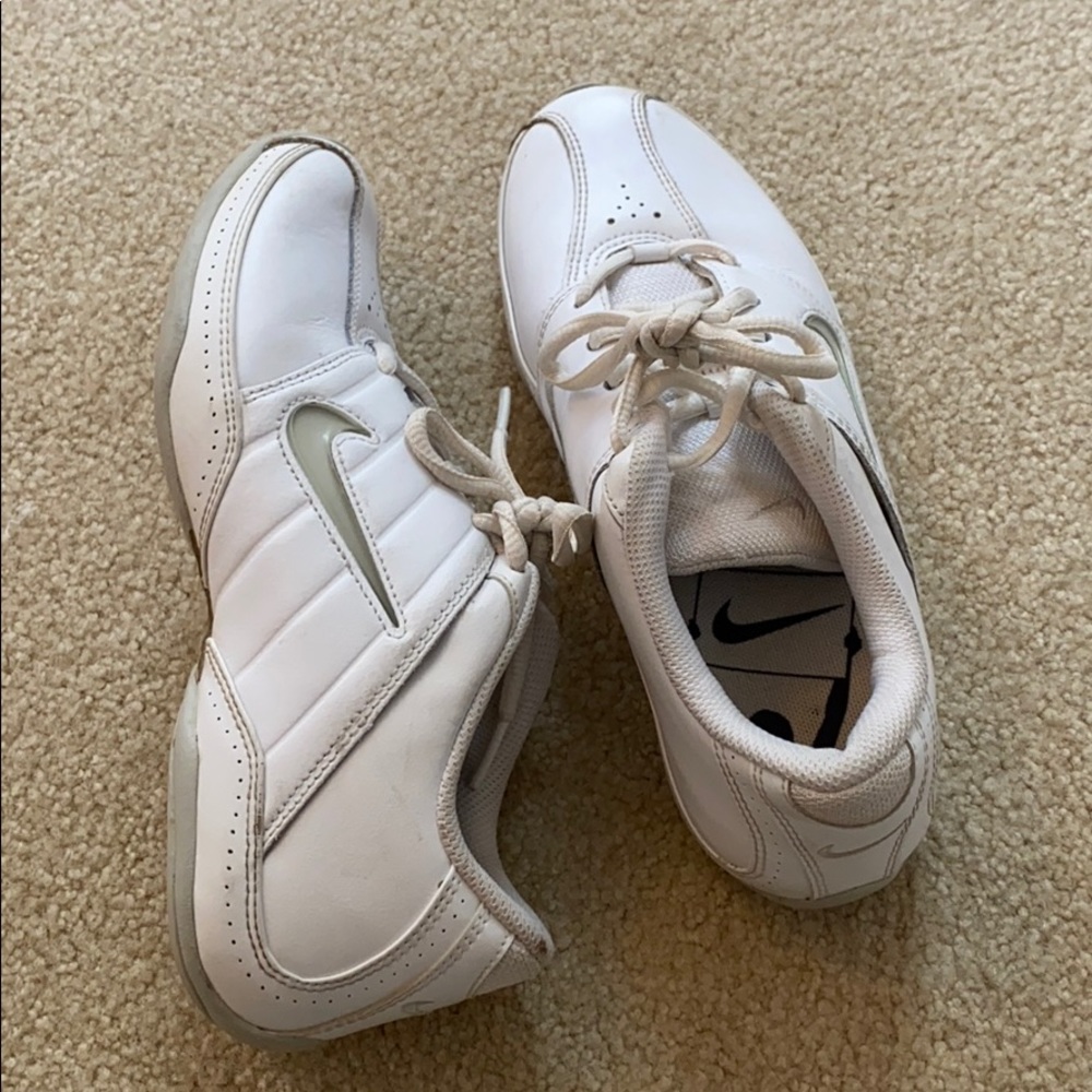 NIKE CHEER SHOES